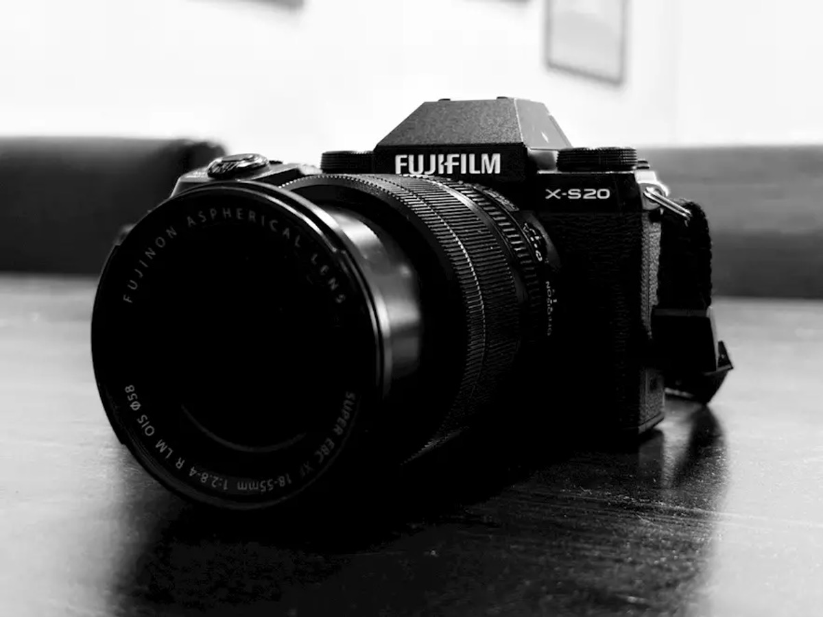 Fujifilm X-S20